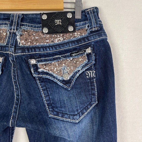 Miss Me Dark Wash Sequin Flap Pockets Low Rise Bootcut Jeans Size 31 - Picture 8 of 15